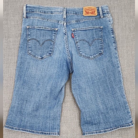 Levis Bermuda Stretch Medium Wash Denim Shorts. Size 29. - Picture 5 of 9
